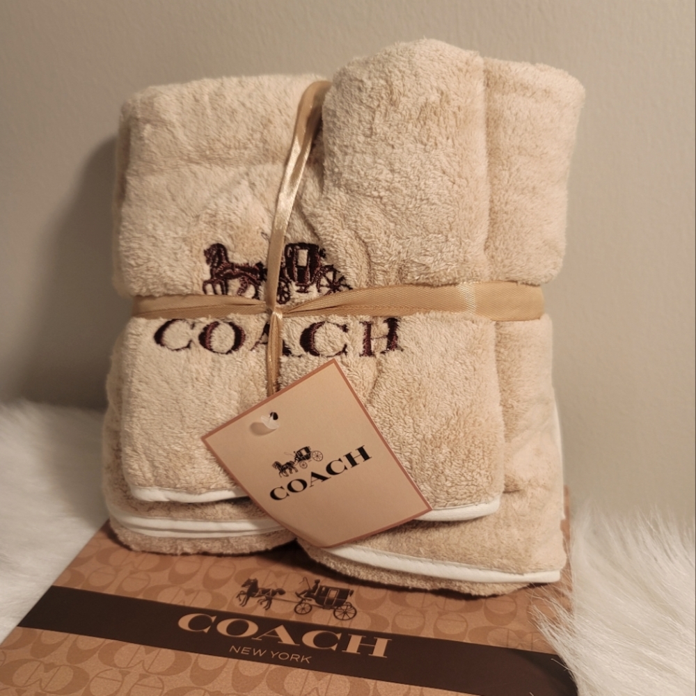 Coach towel set